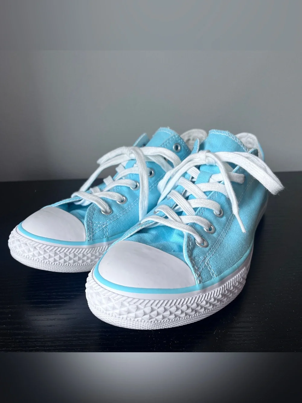 Converse Low-Top Sneakers - Aqua Blue - Size 6 (big girl)/8 (women)